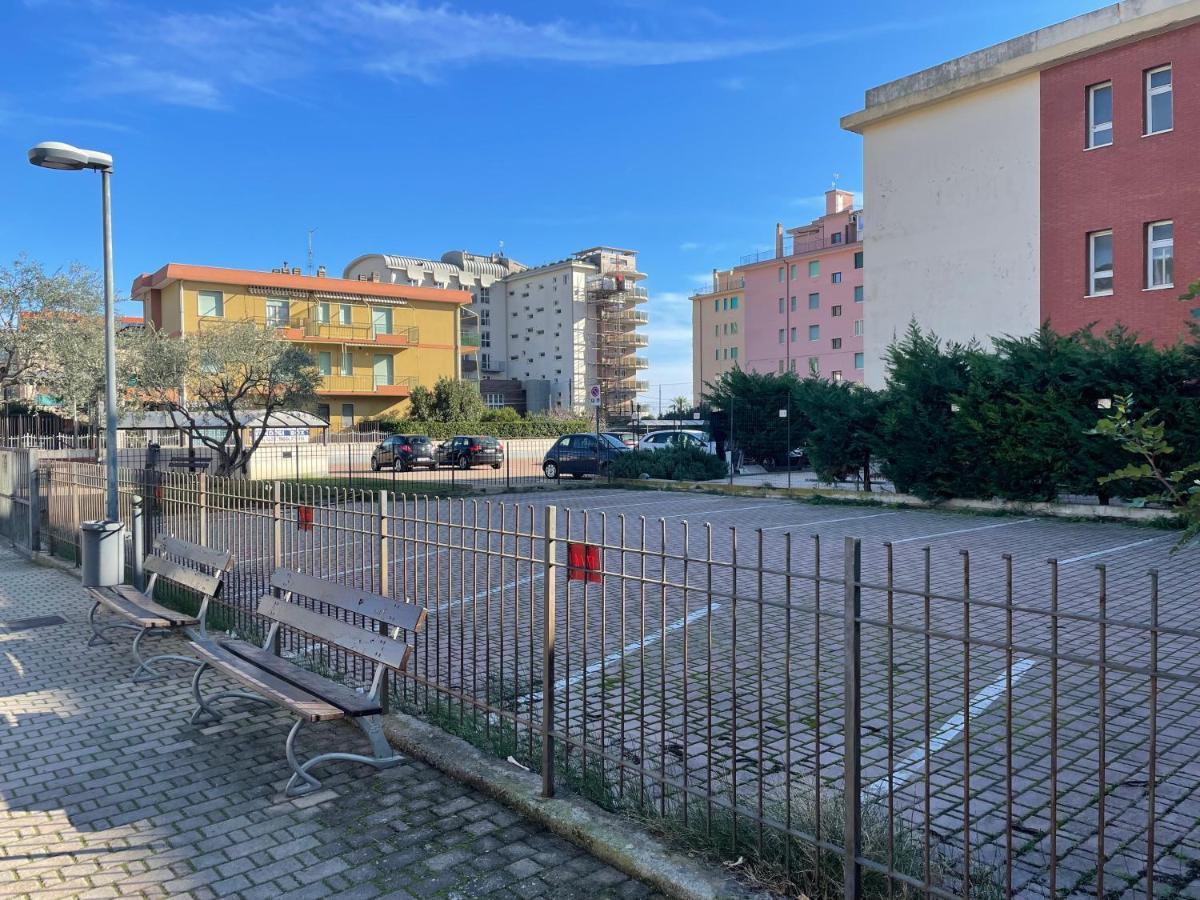 Апартаменти 50 Metri Dal Mare - Free Parking E A/C П'єтра-Лігуре Номер фото