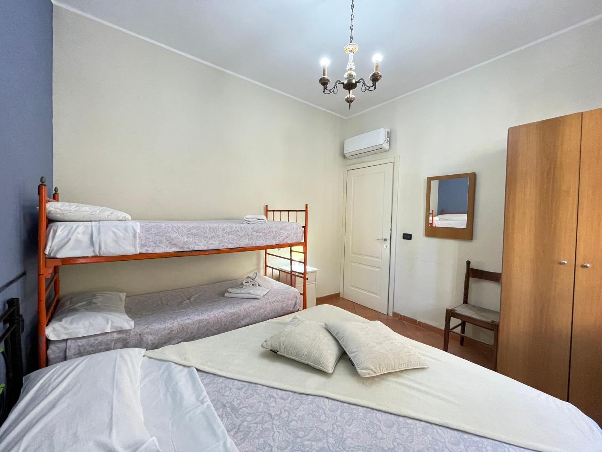 Апартаменти 50 Metri Dal Mare - Free Parking E A/C П'єтра-Лігуре Екстер'єр фото